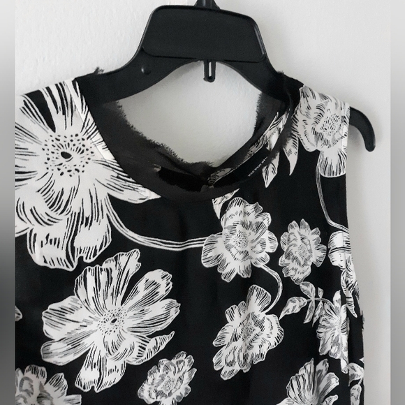 Who What Wear Floral Blouse - Picture 2 of 5